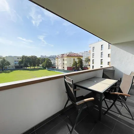 Luxury Retreat With Terrace דירה *