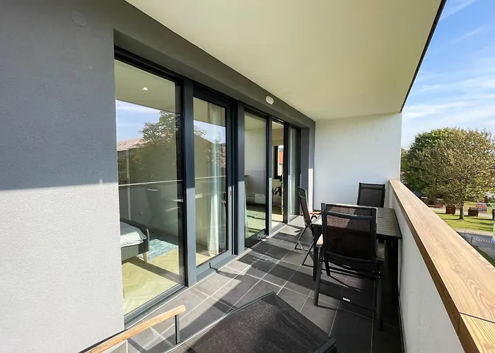 Luxury Retreat With Terrace